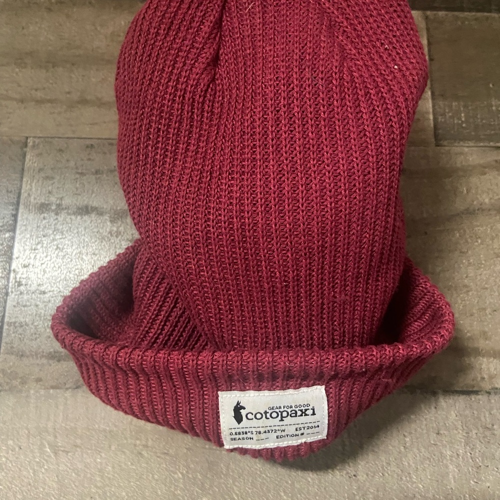 cotopaxi Ribbed Beanie in Burgundy unisex O/S